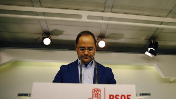 Guerra estatutaria en el PSOE, ¿qué consecuencias tiene la dimisión de los 17 críticos con Sánchez?