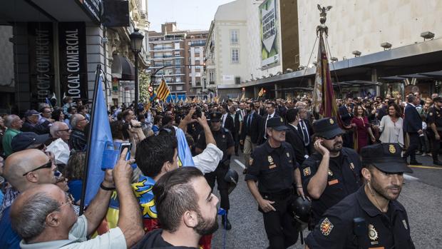 Imagen del amplio dispositivo de seguridad del año pasado durante la procesión