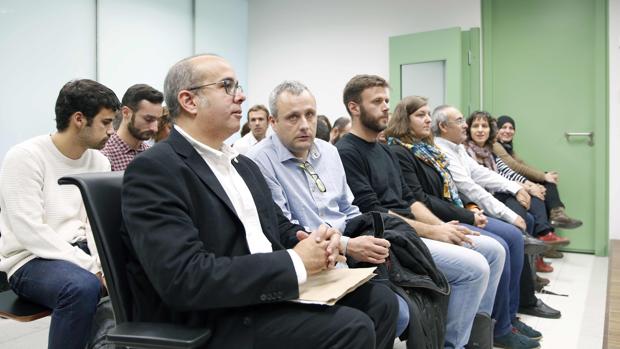 El primer teniente de alcalde y alcalde accidental de Badalona, Oriol Lladó, junto al tercer teniente de alcalde, Josep Téllez, en la Ciutat de la Justicia