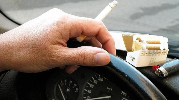 La ley busca proteger a los fumadores pasivos
