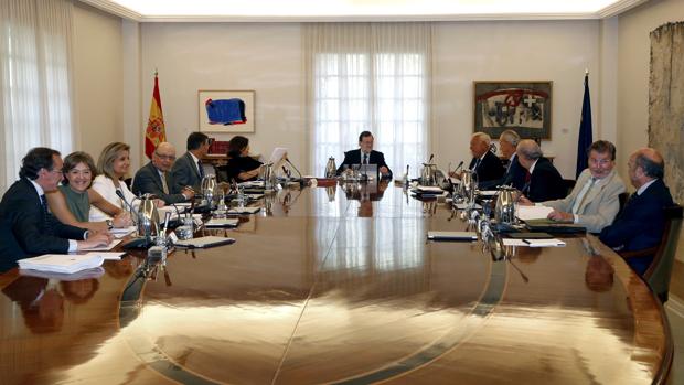 Rajoy podría disolver las Cortes en mayo si se bloquea al Gobierno