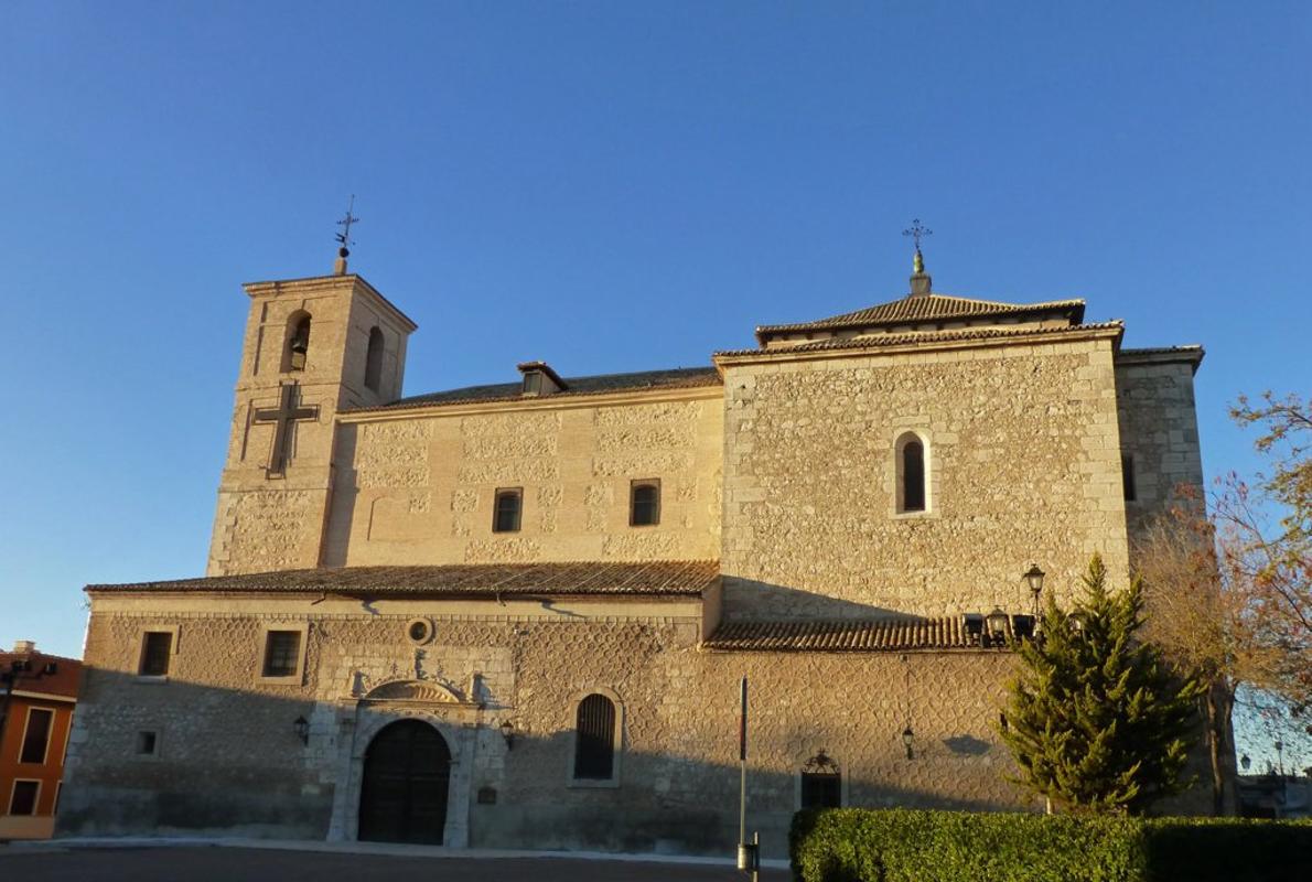 Iglesia matriz ocañense, destaca en su fachada su torre de dos cuerpos de diferentes estilos