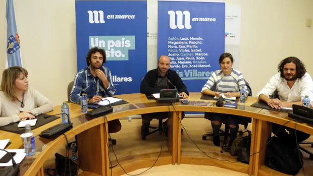Santos, Rodríguez, Villares, Solla y Sánchez en la reunión del grupo parlamentario de En Marea