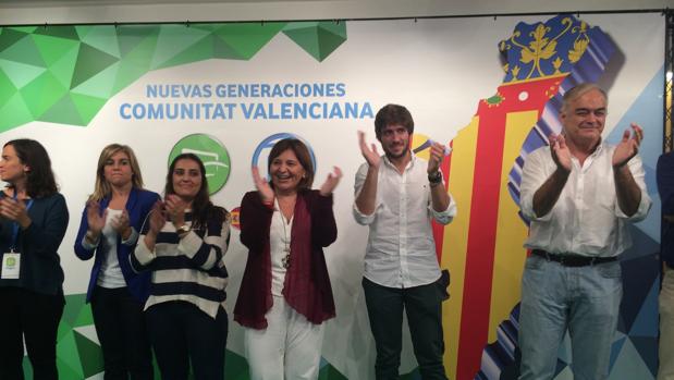 González Pons junto a Isabel Bonig, en la Convención de Nuevas Generaciones del PPCV