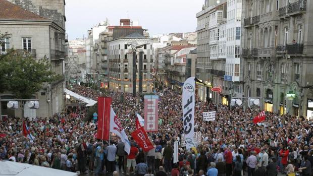 Multitudinaria manifestación sindical por las calles de la ciudad de Vigo