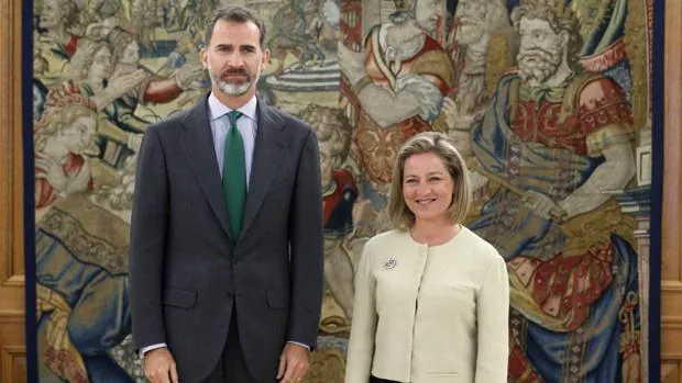Don Felipe junto a Ana Oramas, representante de Coalición Canaria