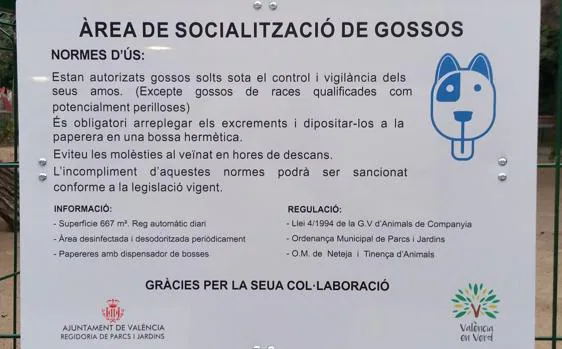 Cartel de una de as «áreas de socialización de perros» del Ayuntamiento de Valencia