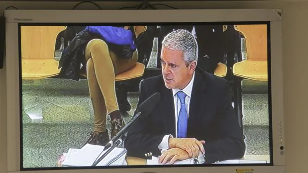 Pablo Crespo, en la pantalla de la sala de prensa de la Audiencia Nacional