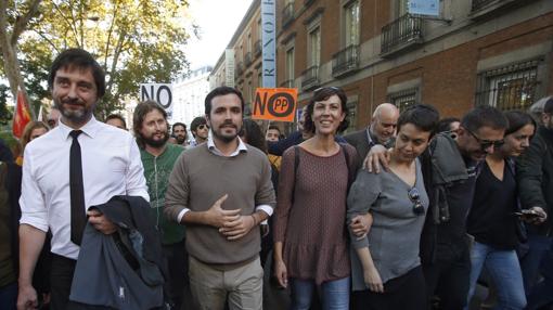 Iglesias opta por no acercarse a saludar a los manifestantes: «El protagonismo debe tenerlo la gente»