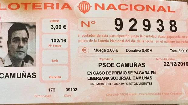 Participación de la Lotería de Navidad del PSOE de Camuñas con la cara de Pedro Sánchez
