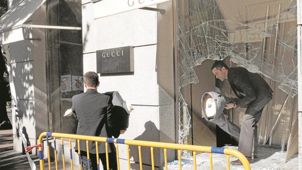La tienda de Gucci en Madrid, después de sufrir un alunizaje