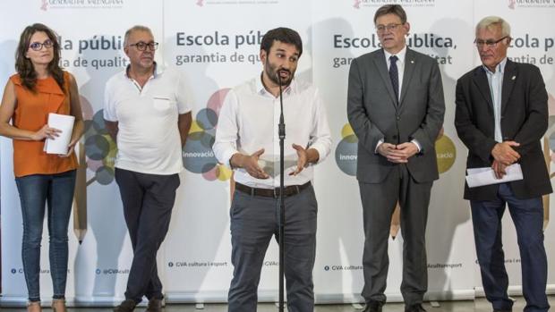 El conseller Vicent Marzà, con Oltra, Puig y Ribó en la apertura del curso escolar