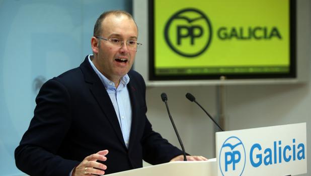 Miguel Tellado, portavoz del PP de Galicia, celebra el nuevo tono de la oposición