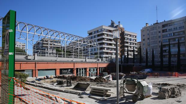 El exterior de la sala de exposiciones Arte Canal, levantada por completo por las obras