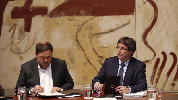 Junqueras y Puigdemont, en la reunión del Gobierno catalán