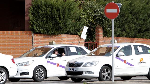 Los taxistas podrán trasladar a enfermos de diálisis