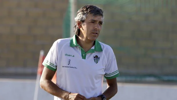 Mateo García ha sido destituido como entrenador del Gujielo