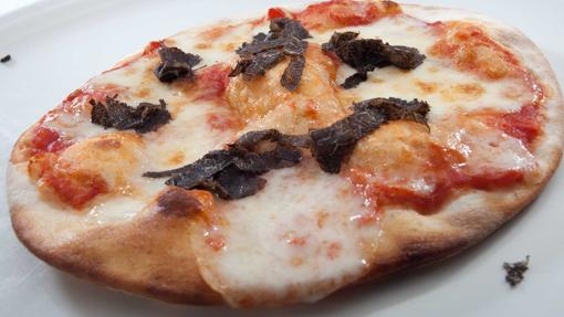 Pizza con trufa negra de Andrea Tumbarello, en Don Giovanni