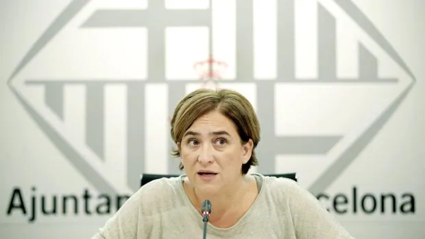 Ada Colau, durante una rueda de prensa