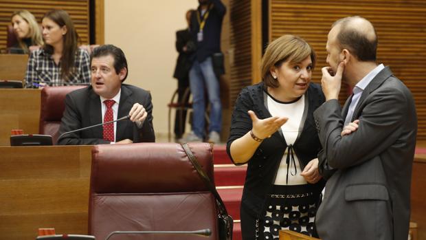 Isabel Bonig y Alexis Marí, en las Cortes, en una imagen de archivo