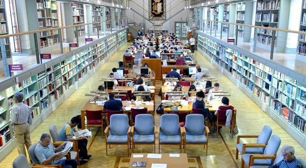 Sala de lectura de la Biblioteca de Castilla-La Mancha