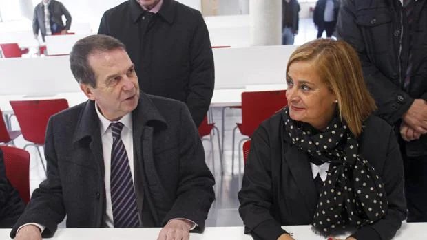 El alclade de Vigo, Abel Caballero, y la presidenta de la Diputación de Pontevedra, Carmela Silva