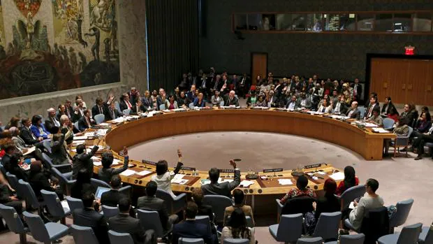 Una votación en una sesión del Consejo de Seguridad de la ONU