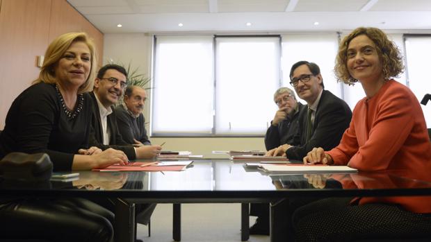Primera reunión del PSOE y el PSC para actualizar su marco de relaciones