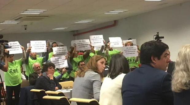 Los cooperativistas protestan, en una imagen de archivo, en plena comisión de Desarrollo Urbano