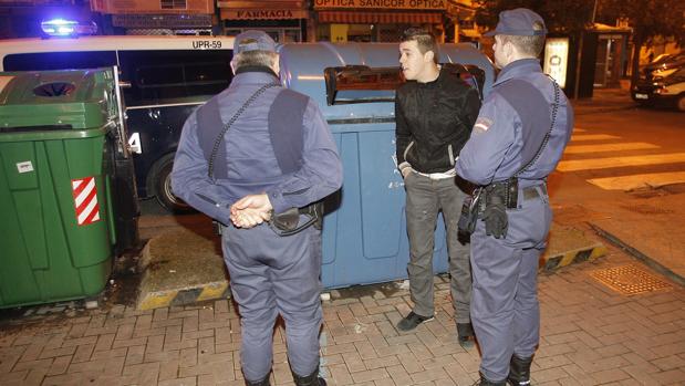 Absueltos los policías acusados de torturar a un hombre en La Coruña