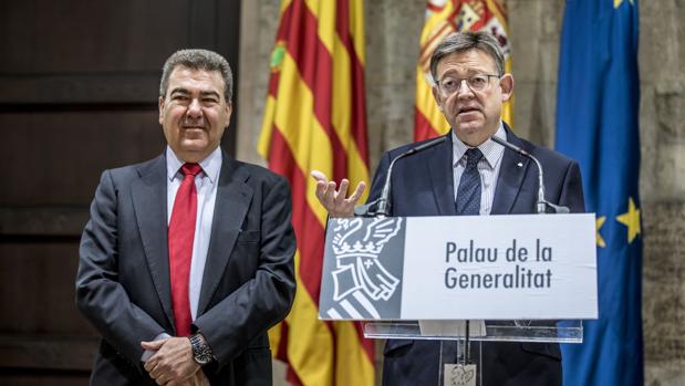 Carlos Bertomeu y Ximo Puig, en el acto celebrado hoy en el Palau de la Generalitat