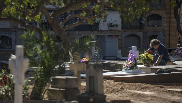 Imagen de archivo tomada en un cementerio valenciano