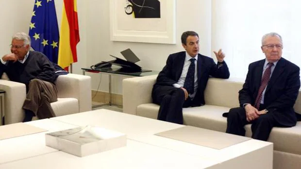 Gonzzález y Delors, en una reunión con el expresidente Rodríguez Zapatero