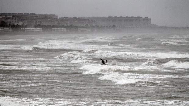 Imagen del temporal de levante en las playas de la Comunidad Valenciana