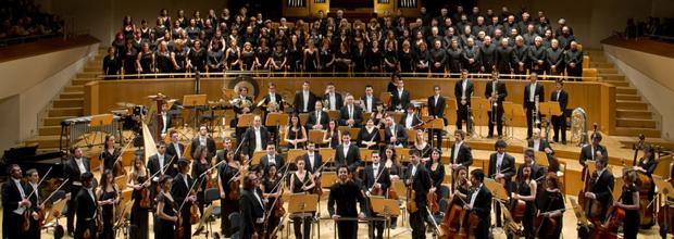 Orquesta Clásica Santa Cecilia y la Sociedad Coral Excelentia de Madrid