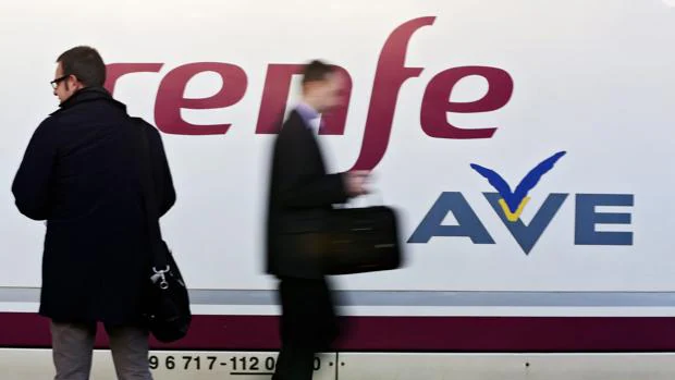 Imagen de la llegada de un AVE a la estación Joaaquín Sorolla de Valencia