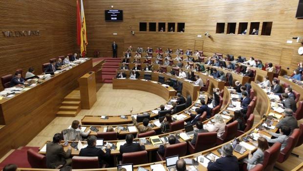 Un momento de la sesión plenaria de las Cortes Valencianas para el debate de presupuestos, este martes