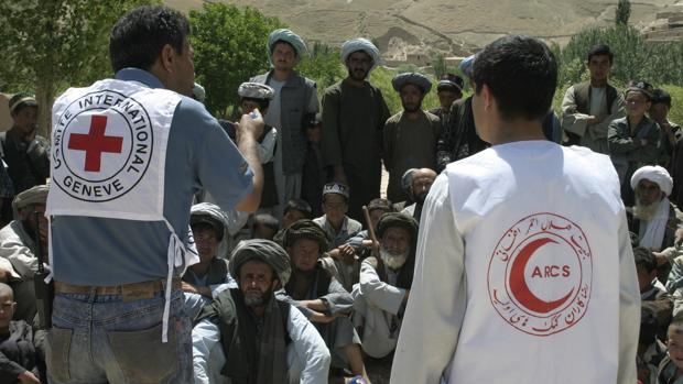 Cooperantes de la Cruz Roja en Afganistán