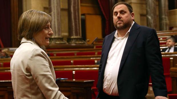 Carme Forcadell y Oriol Junqueras, en el Parlamento catalán