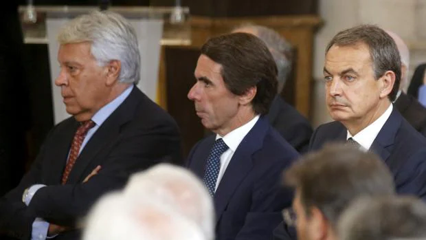 «El PSOE no tiene ningún problema con sus expresidentes»