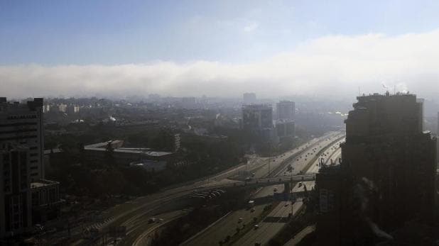 Vista del horizonte madrileño desde la zona norte, ayer, aún con las restricciones contra la contaminación