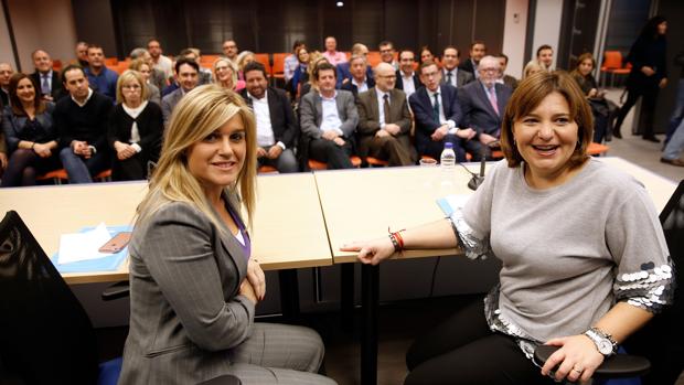 Isabel Bonig y Eva Ortiz, durante la última Junta Directiva Regional del PPCV