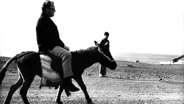 Willy Brandt en un burro en Fuerteventura en 1972