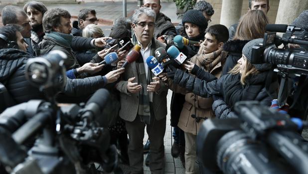 Homs atiende a los medios tras conocer que el TS ha considerado la apertura de juicio oral