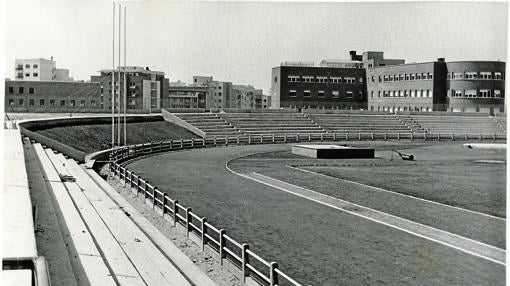 Imagen del estadio original en 1961, año en que se celebraron los XII Juegos Escolares de Juventudes