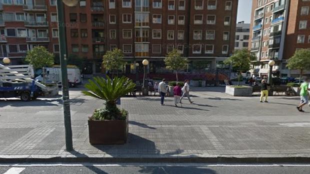 Una mujer muere atropellada por una barredora en Bilbao