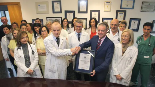 La unidad de hospitalización del servicio de cardiología del CHUS recibe el certificado de calidad AENOR