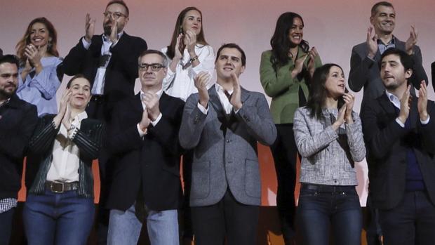 Rivera presenta a un nuevo equipo «preparado para gobernar»