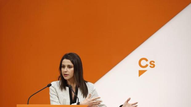 Ciudadanos protege a Rivera: su imagen desaparece de la sede del partido