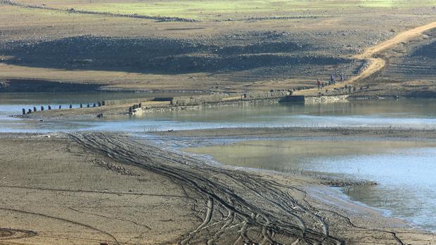 El embalse de Bárcena, en El Bierzo, está a menos de un tercio